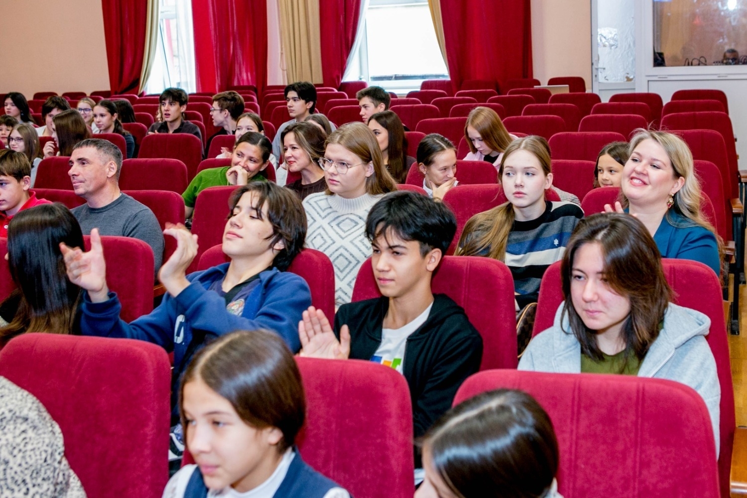 «Книга в руках – это круто»