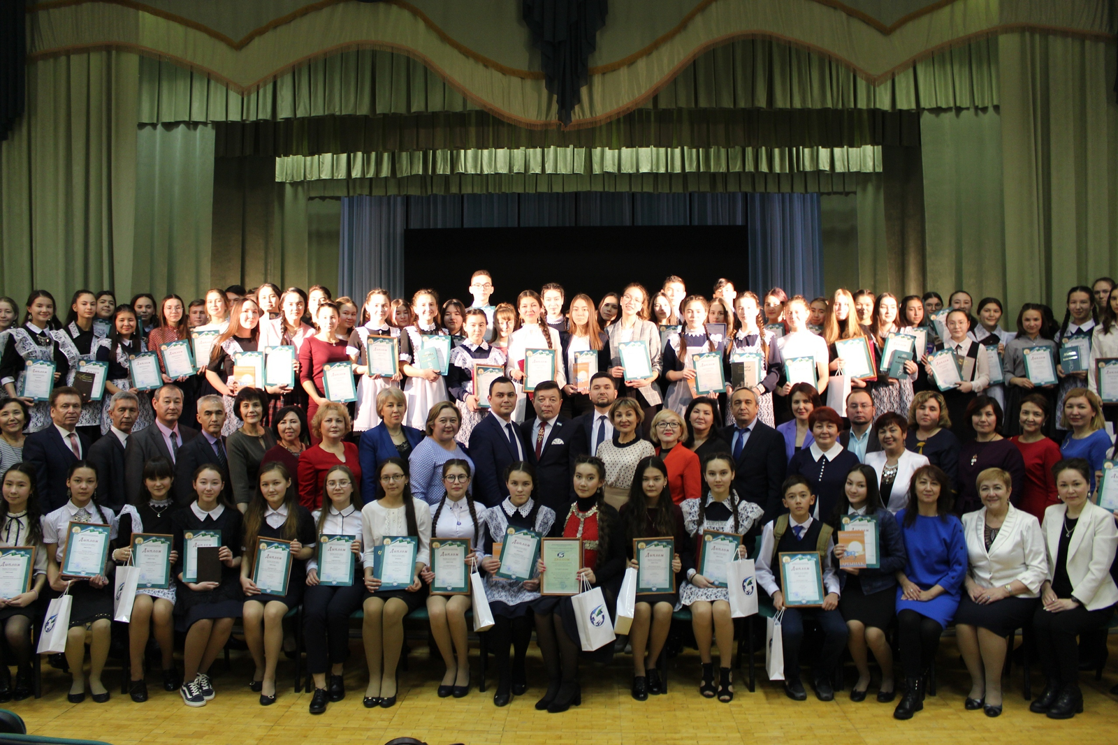 Өфөлә олимпиада еңеүселәре бүләкләнде