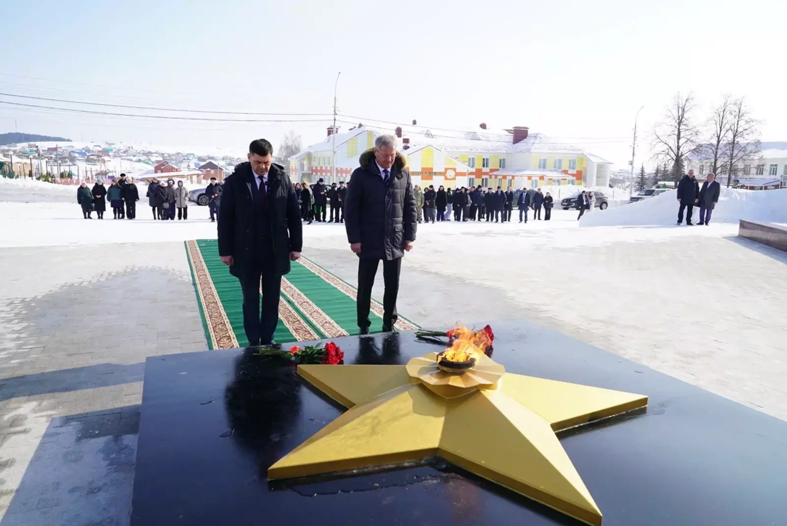 Защитникам Отечества: память и забота