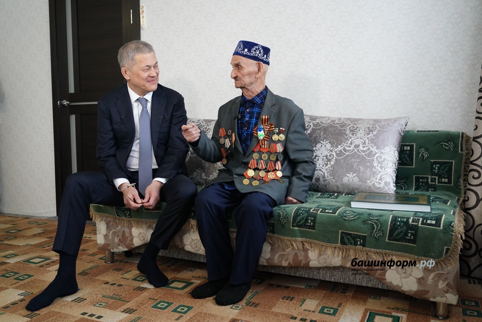 Встреча Хабирова с ветераном ВОВ из Стерлитамакского района