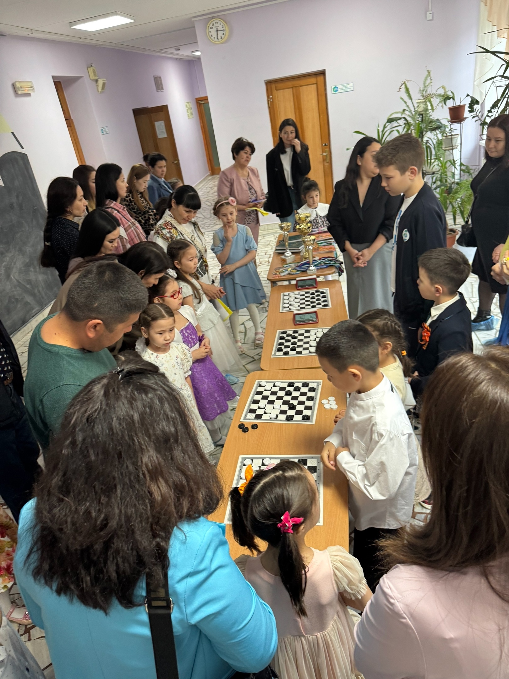 Буласаҡ "егерменселәр" белем иленә сәйәхәт ҡылды