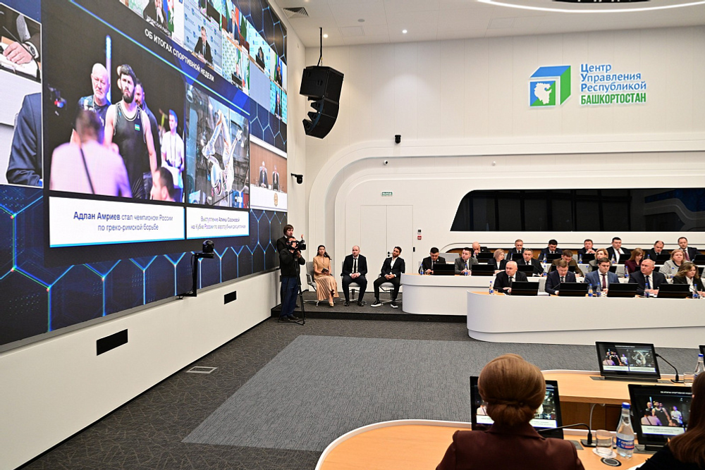 Глава Башкортостана отметил заслуги выдающихся спортсменов республики