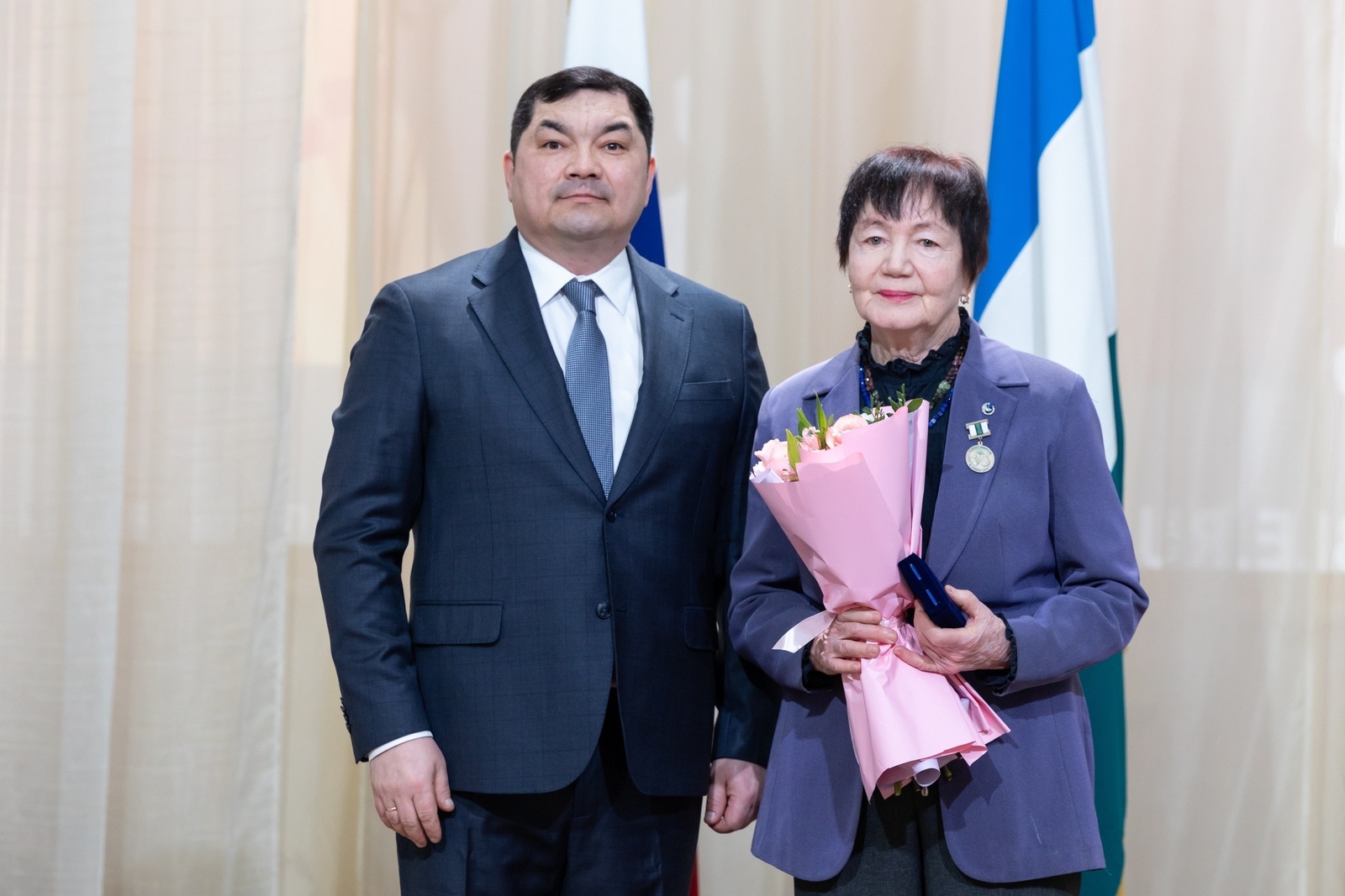 Яҙыусыларыбыҙҙы тәбрикләйбеҙ