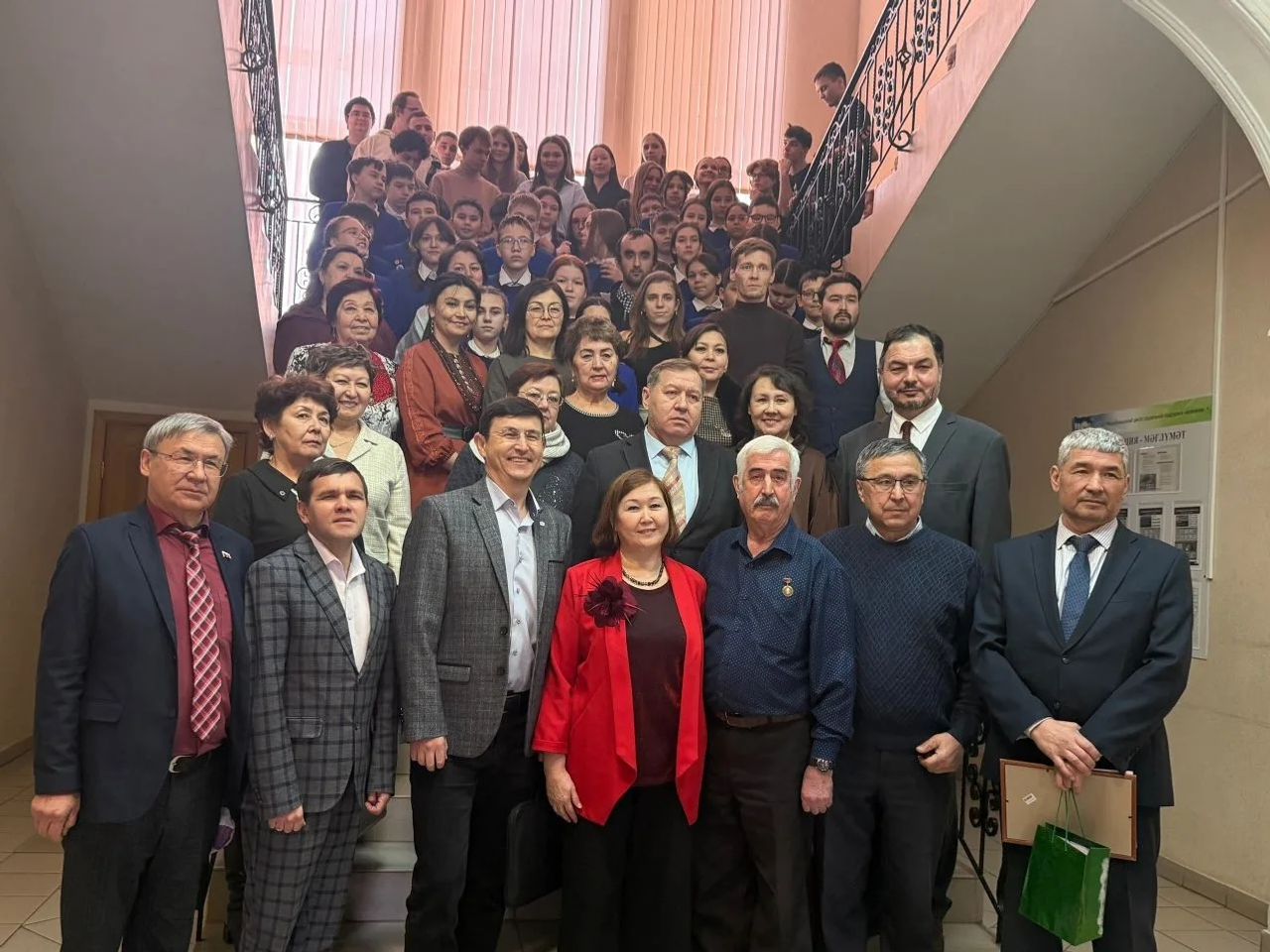 «Ғүмер буйы тарихи дөрөҫлөктө тергеҙергә хыялландым»