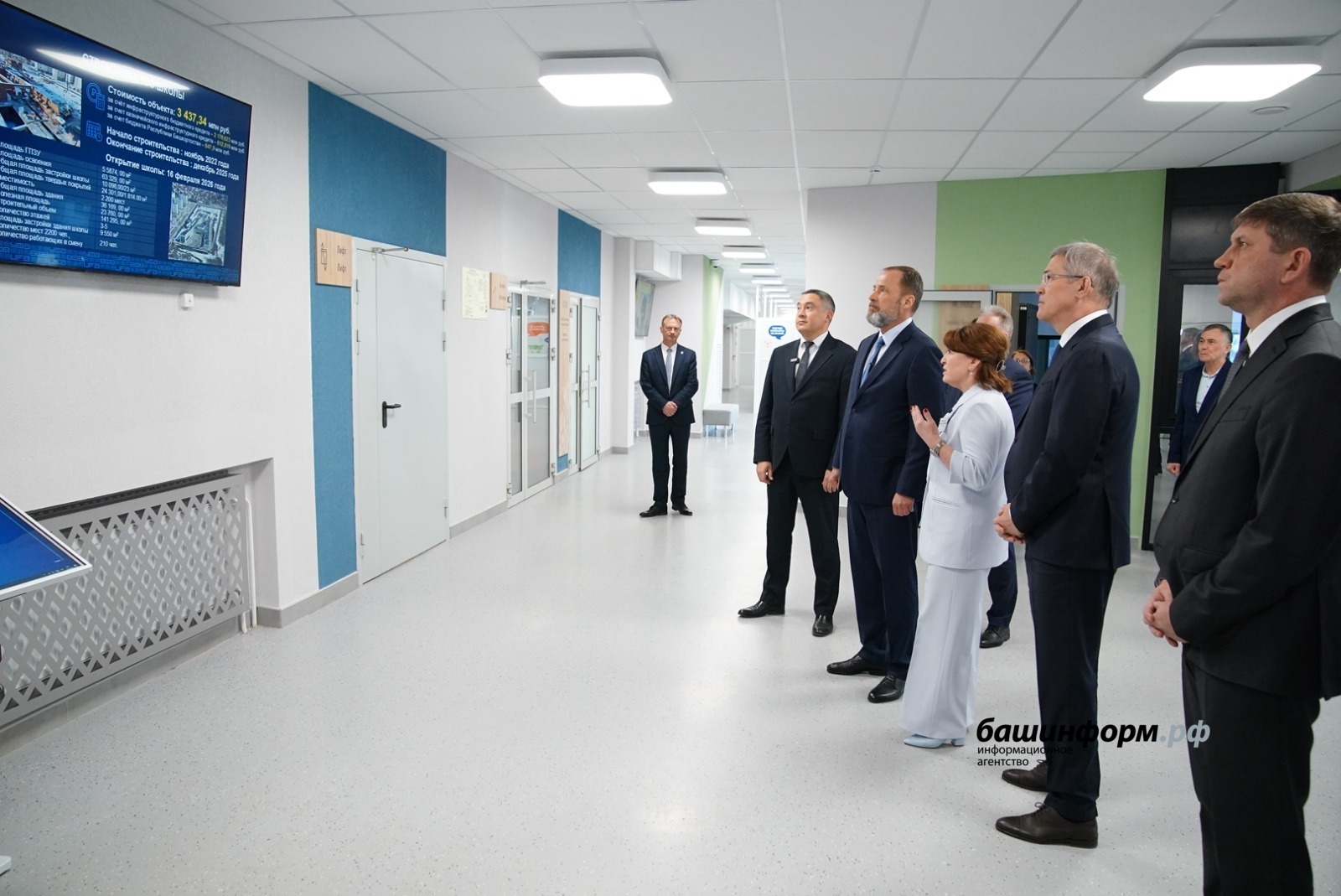 Взгляд сверху на образование: Комаров и Хабиров в крупнейшей школе