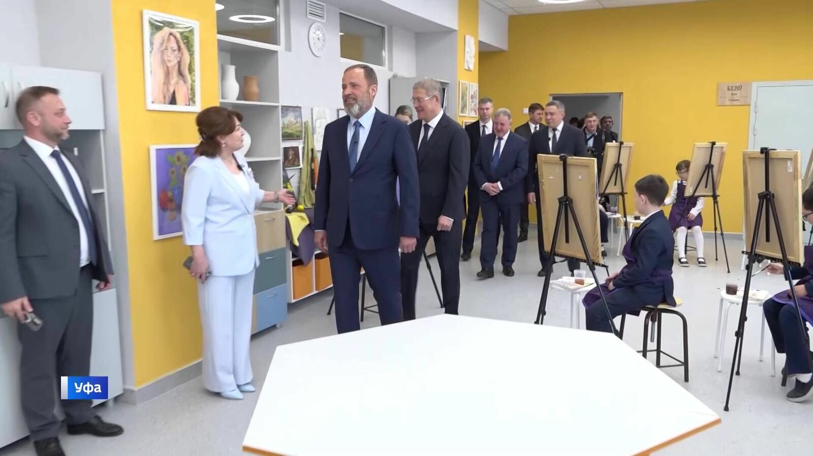 Взгляд сверху на образование: Комаров и Хабиров в крупнейшей школе