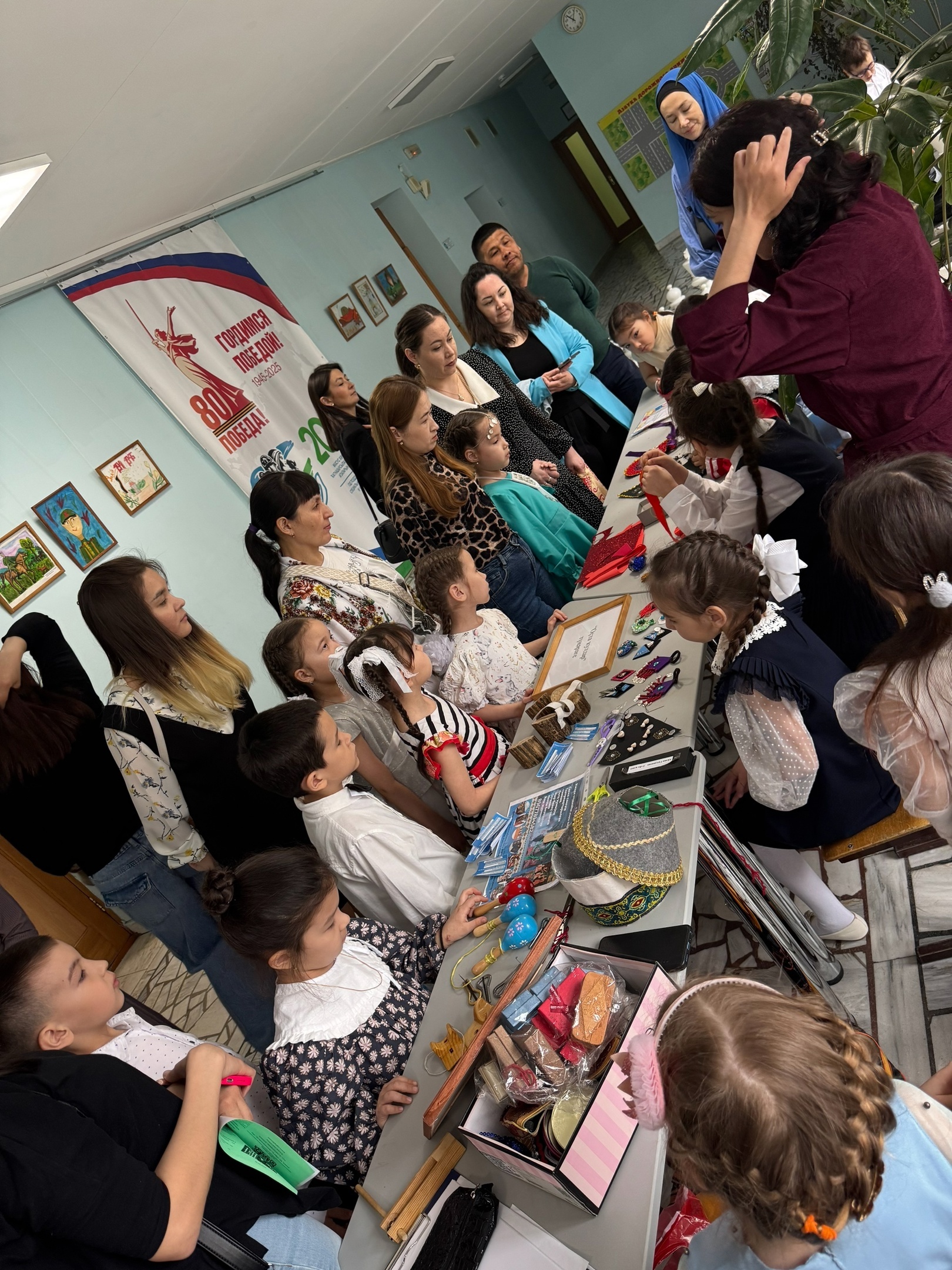 Буласаҡ "егерменселәр" белем иленә сәйәхәт ҡылды