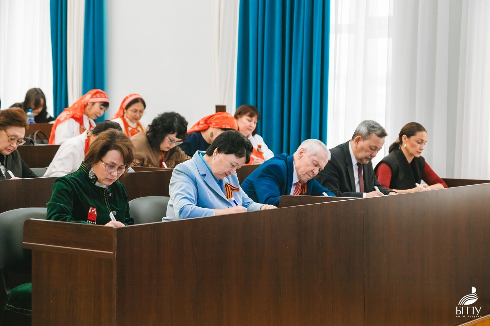 В Башкортостане написали диктант по башкирскому языку