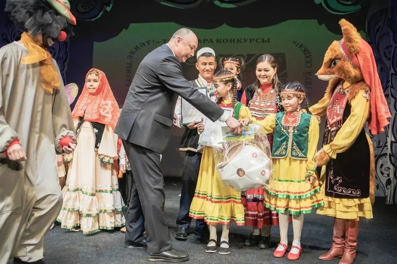 Әкиәт уҡып үҫкән баланың күңеле матур, теле бай.