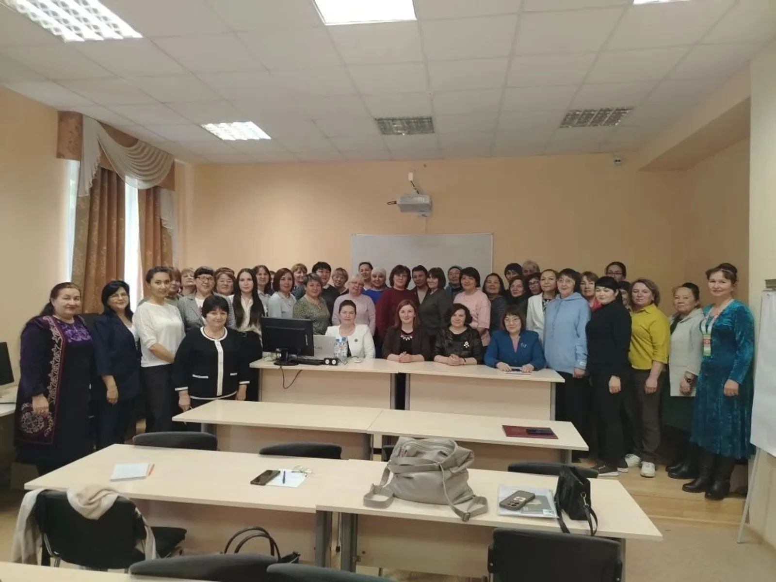 Туған тел уҡытыусылары кәңәшләште