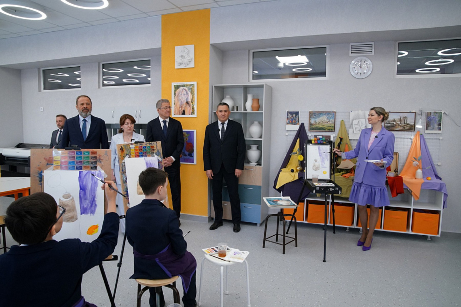 Взгляд сверху на образование: Комаров и Хабиров в крупнейшей школе