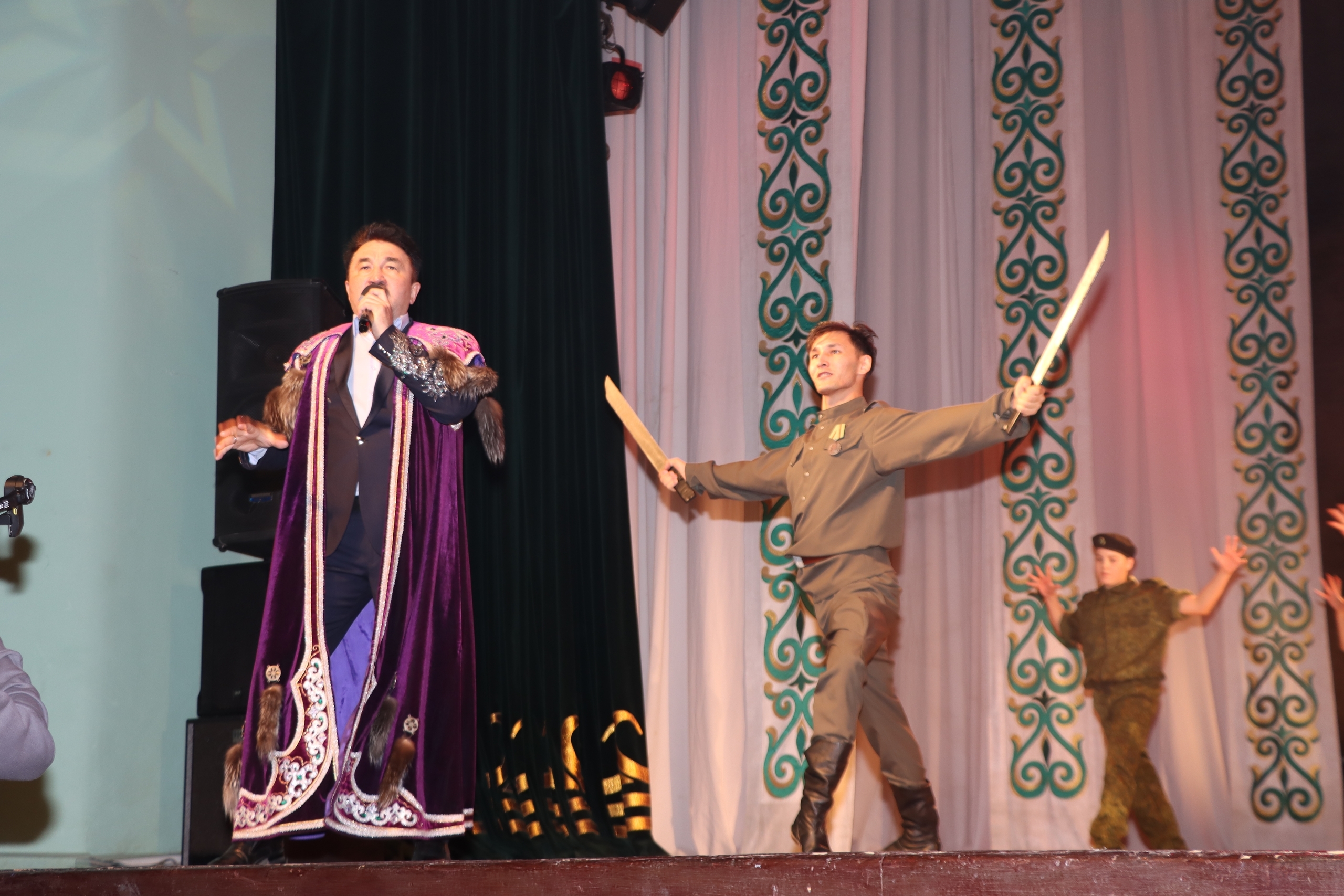 Юбилейың менән «Ашҡаҙар»!