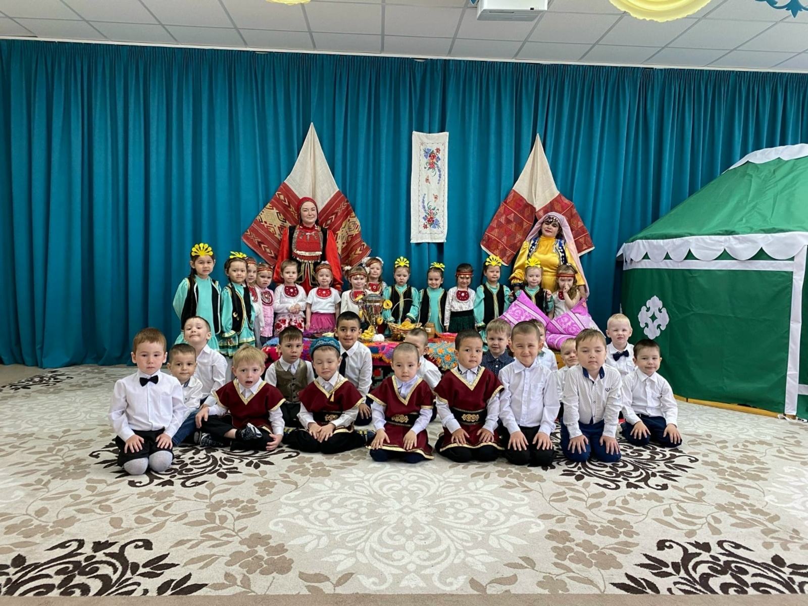 Полилингвальный детский сад №202 «Аманат» воспитывает лингвистов