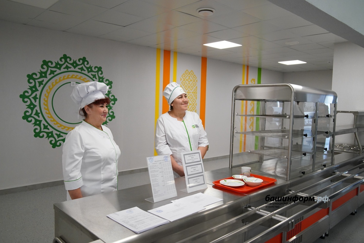 Взгляд сверху на образование: Комаров и Хабиров в крупнейшей школе