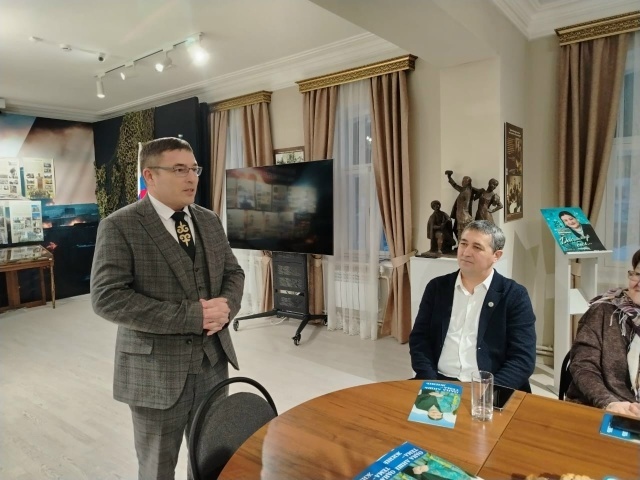 «Донъялыр был...»