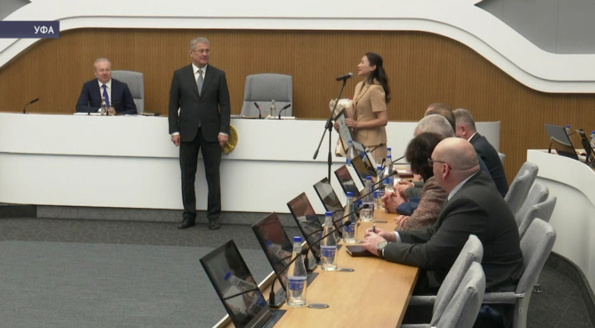 Глава Башкортостана отметил заслуги выдающихся спортсменов республики