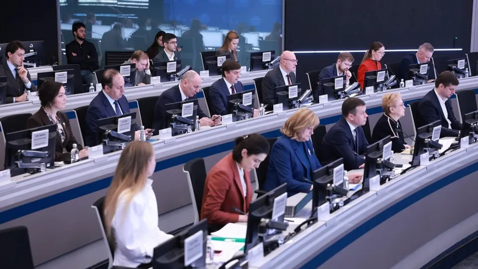 Радий Хабиров на совещании по образованию