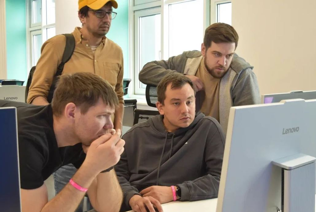 150 человек поступили на бесплатное основное обучение в «Школу 21+»