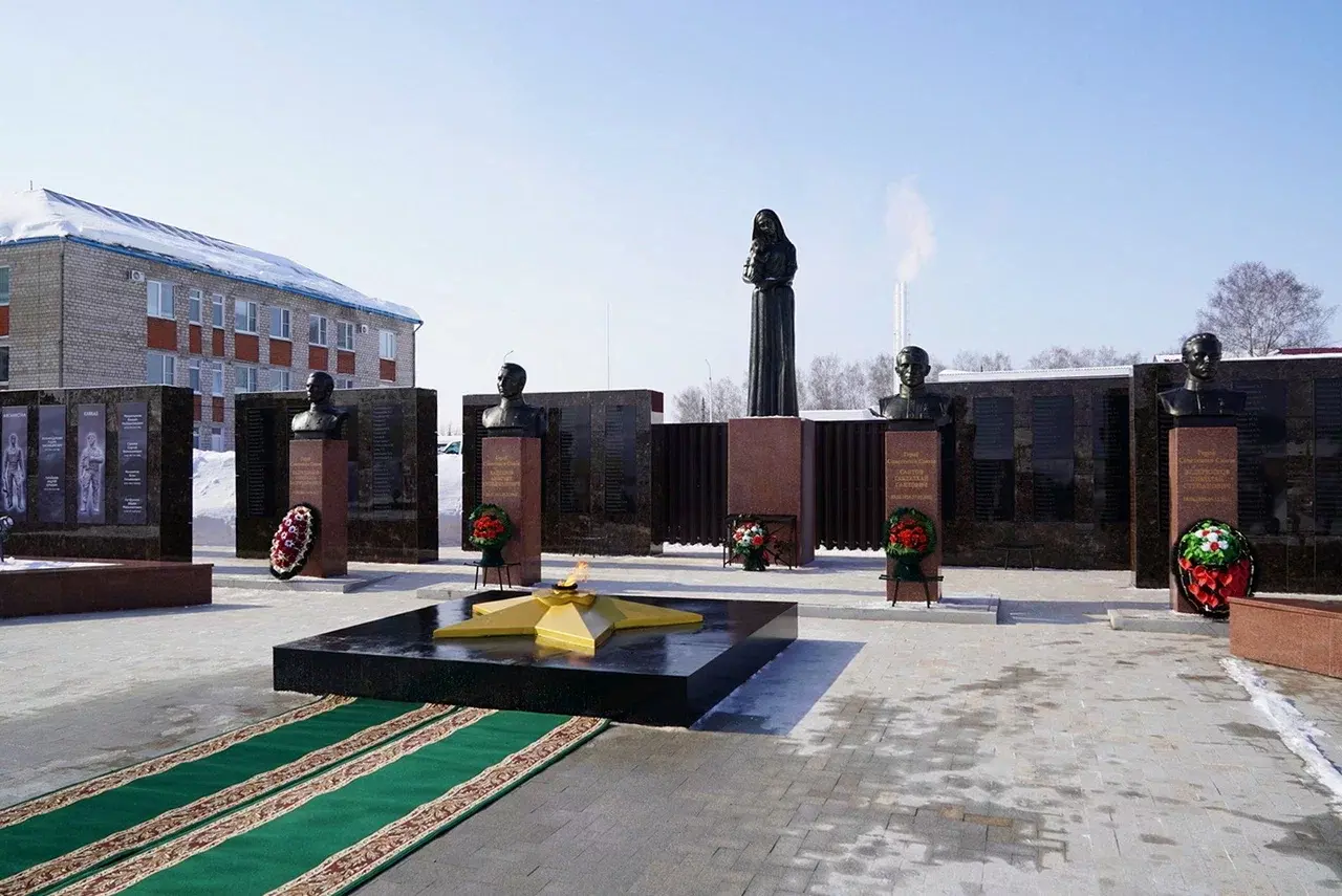 Защитникам Отечества: память и забота