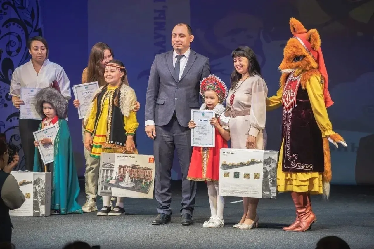 Әкиәт уҡып үҫкән баланың күңеле матур, теле бай.