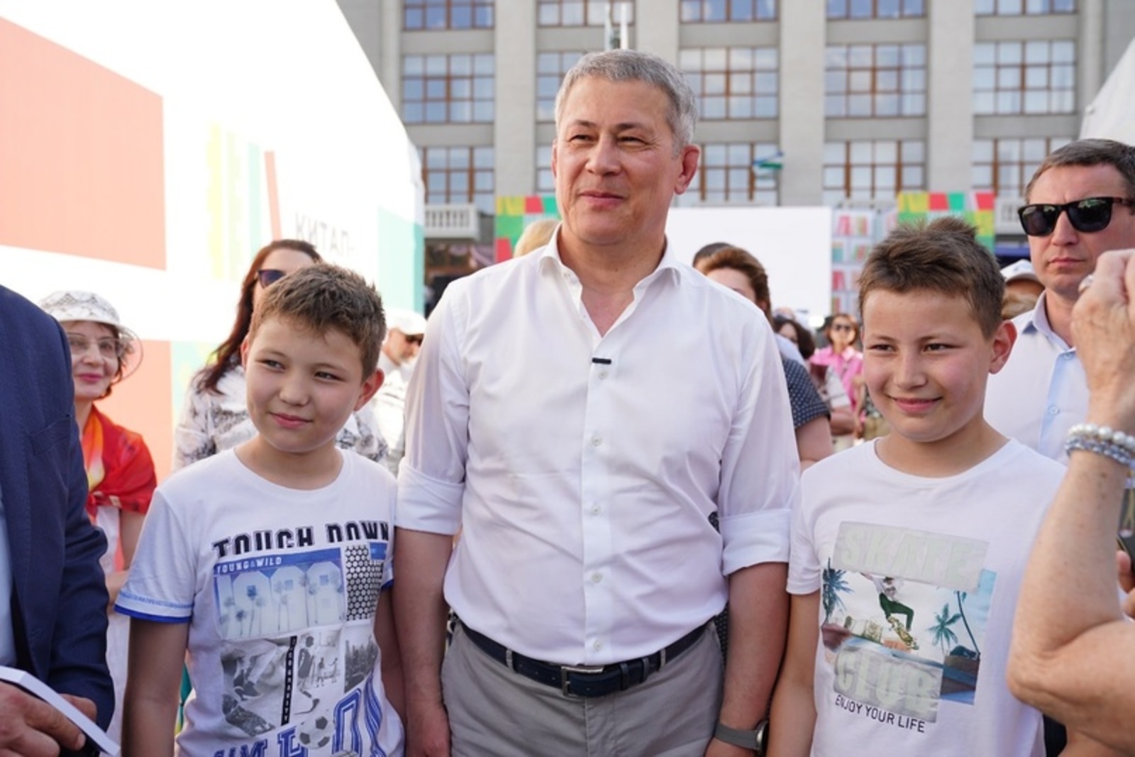 Радий Хабиров поздравил маленьких жителей Башкортостана и их родителей с Днем защиты детей