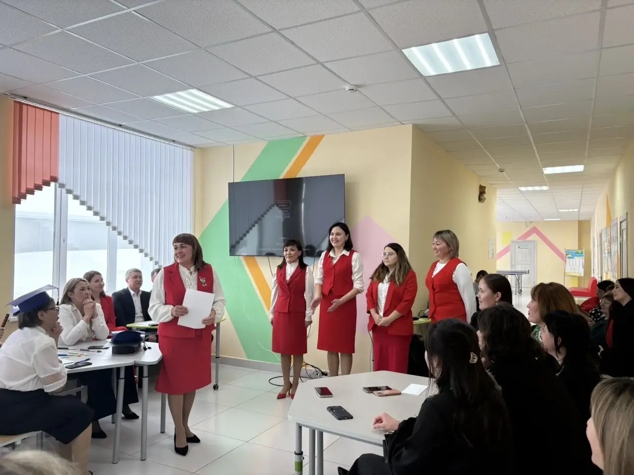 «Леди знаний»: интеллектуальное состязание педагогов Абзелиловского района