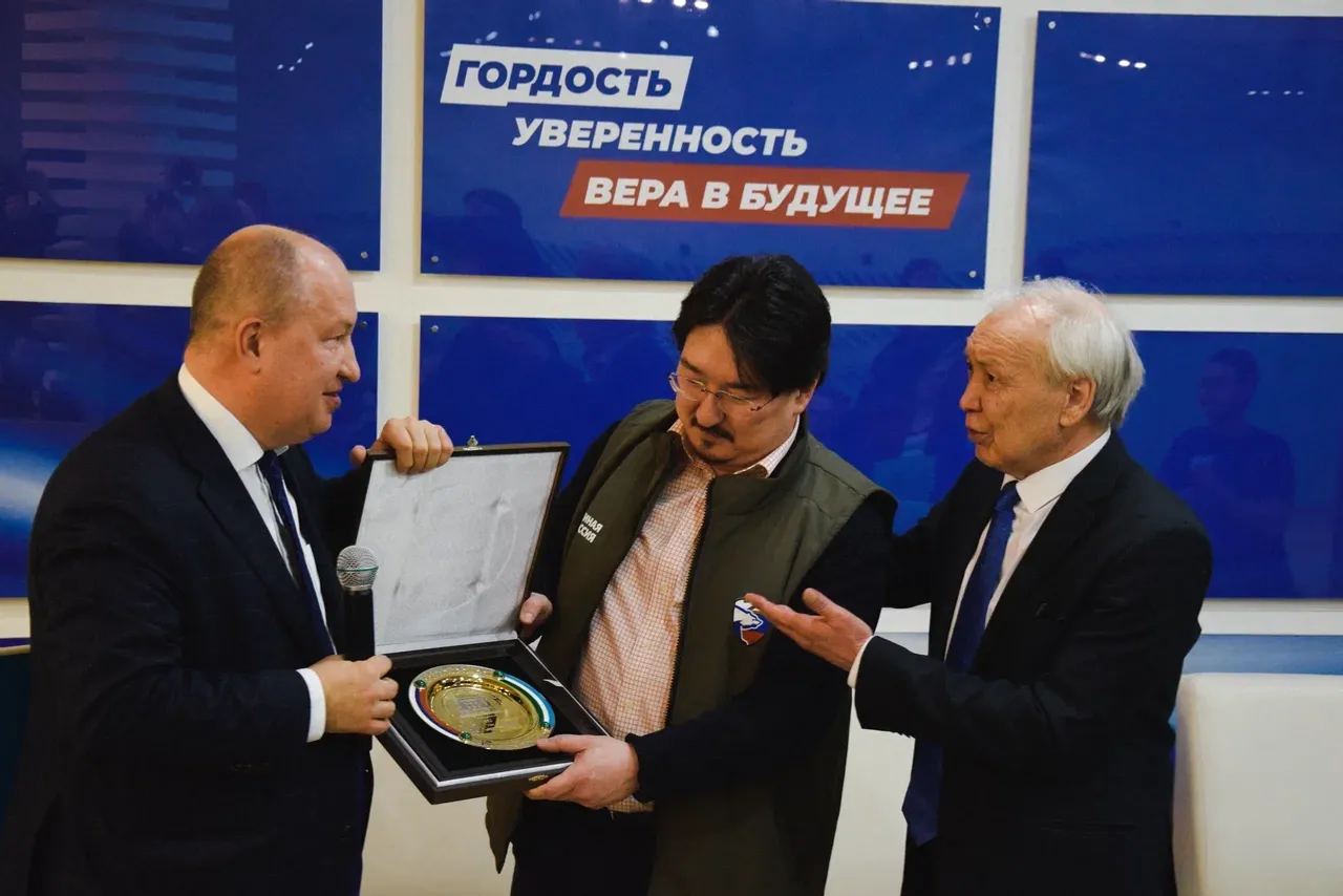 Педагоги БГМУ и волонтеры-медики встретились с Председателем комитета Госдумы РФ по здравоохранению Бадмой Башанкаевым