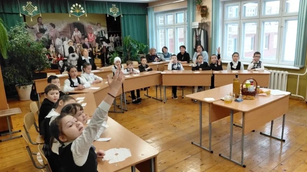 Остаздар ярышы дауам итә