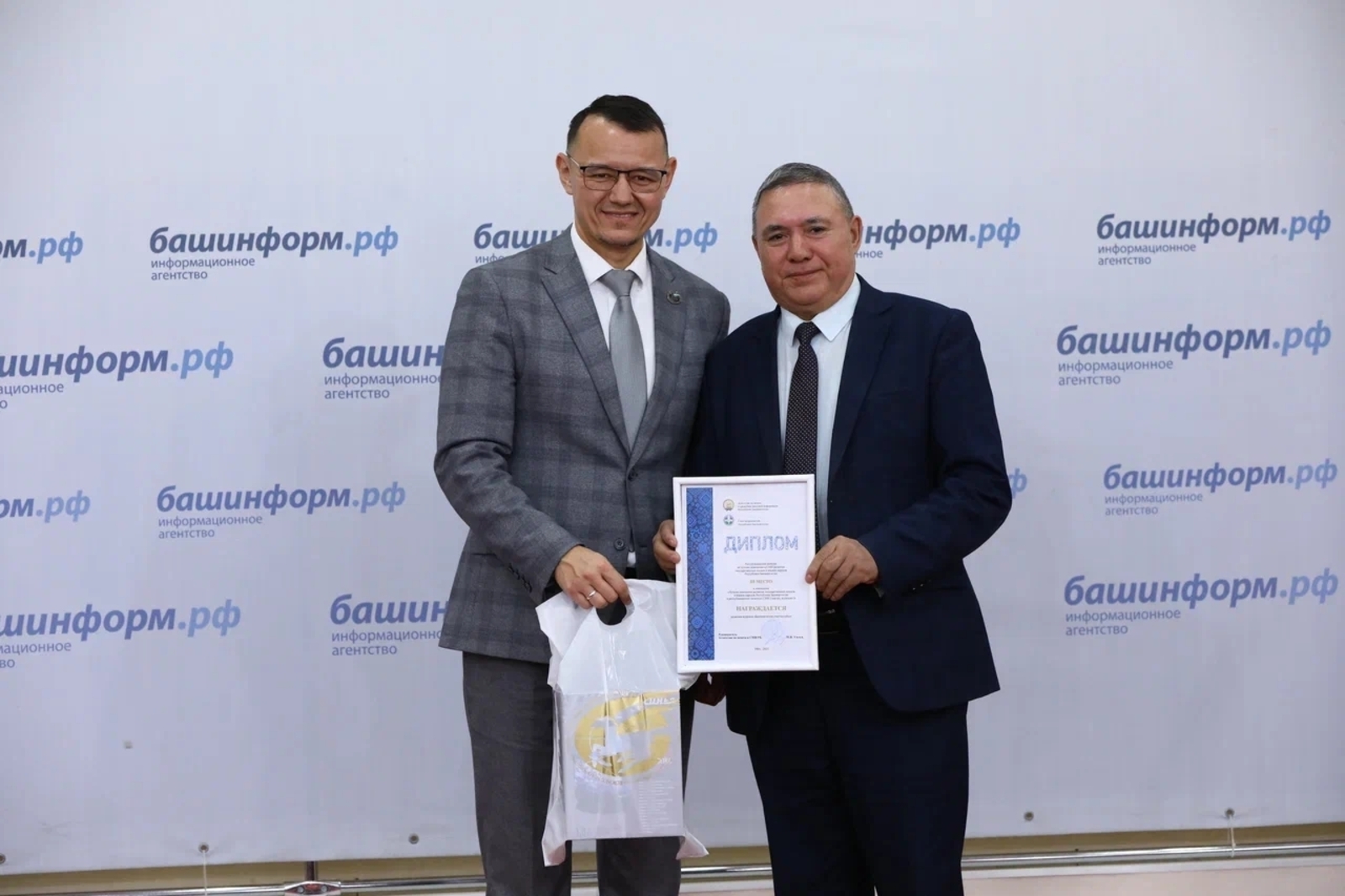 Еңеүҙәр алда булһын!