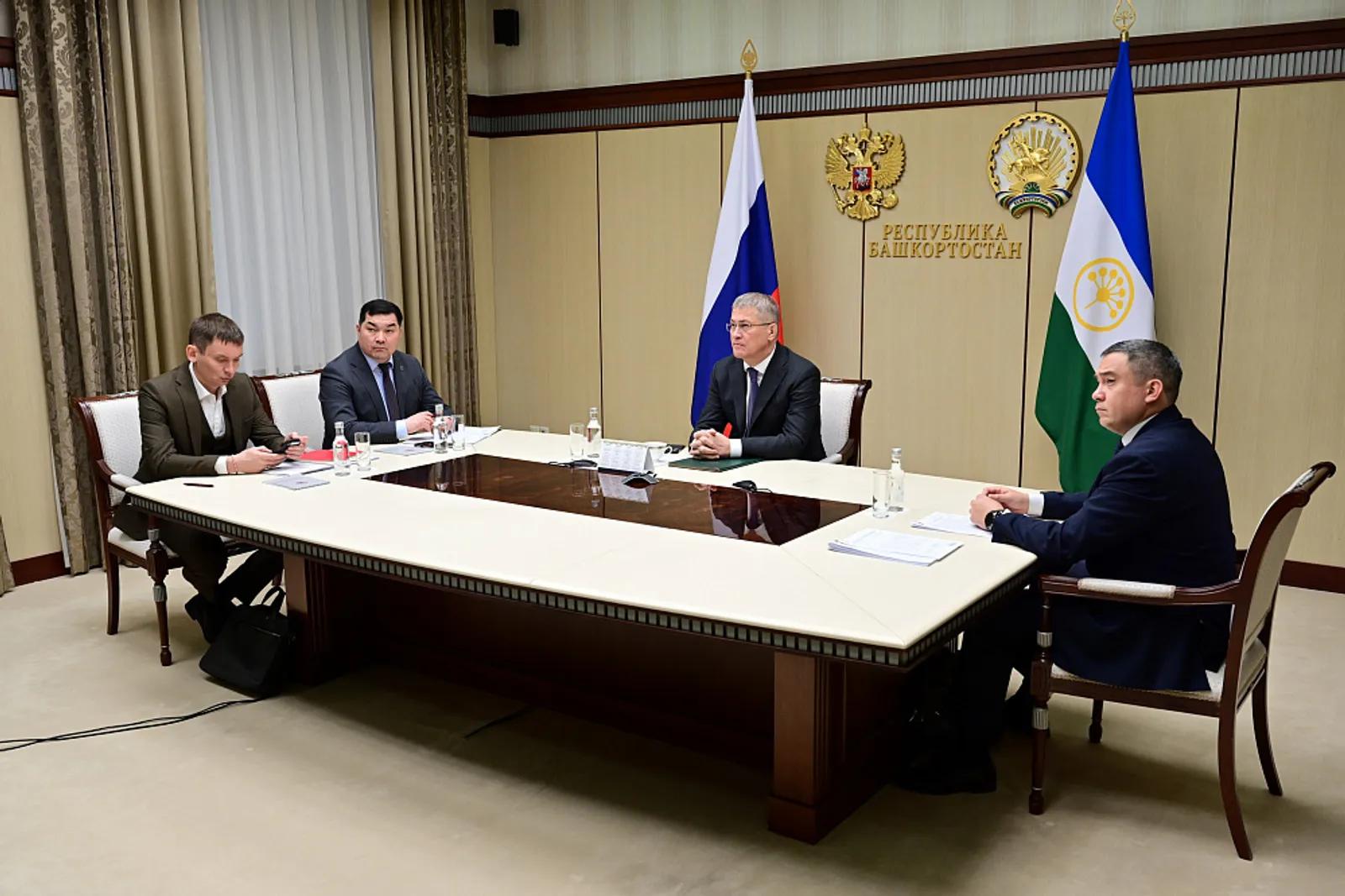 Радий Хабиров на совещании по образованию