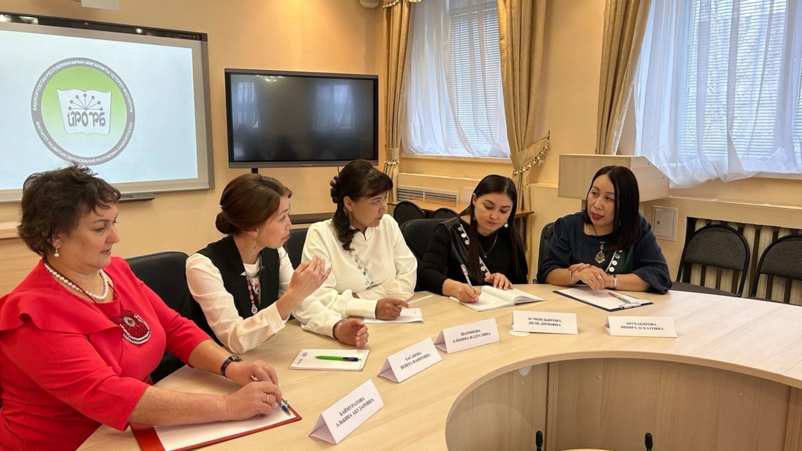 Ярыш дауам итә