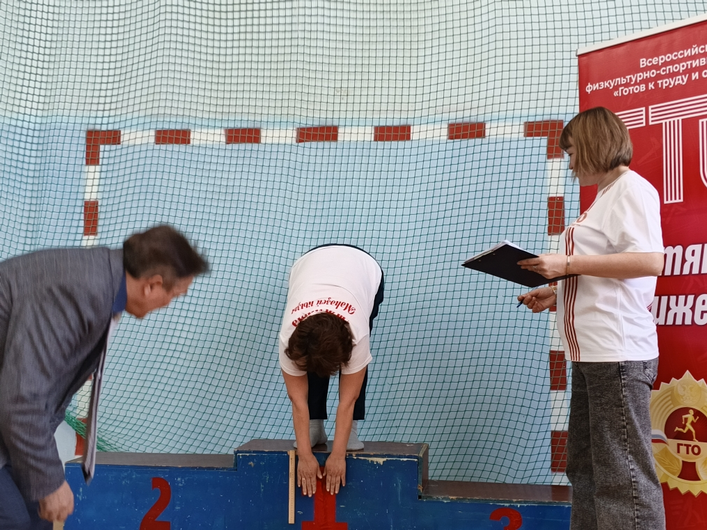 Бөрйән районының Байназар мәктәбе нормативтар тапшырҙы